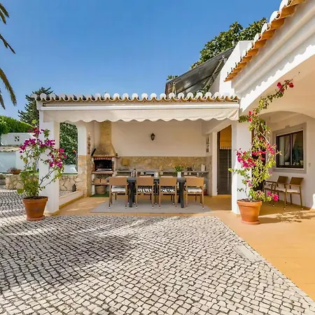 Family Oasis With Pool *