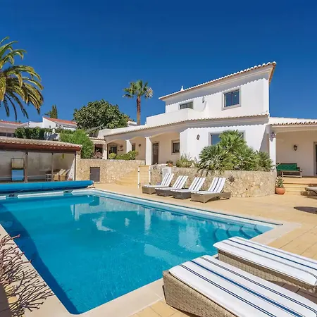 Hébergement de vacances Family Oasis With Pool